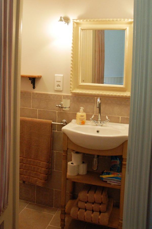 Bed and Breakfast Le Logis Du Pressoir Chambre D'Hotes Bed & Breakfast In Beautiful 18Th Century Estate In The Heart Of The Loire Valley With Heated Pool And Extensive Grounds Les Bois-d'Anjou Exterior foto